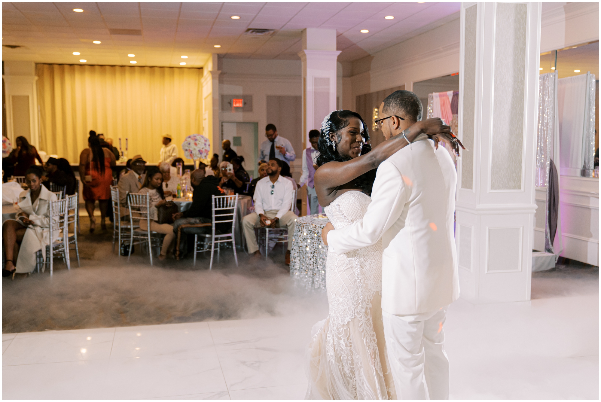 First Dance between bride and groom