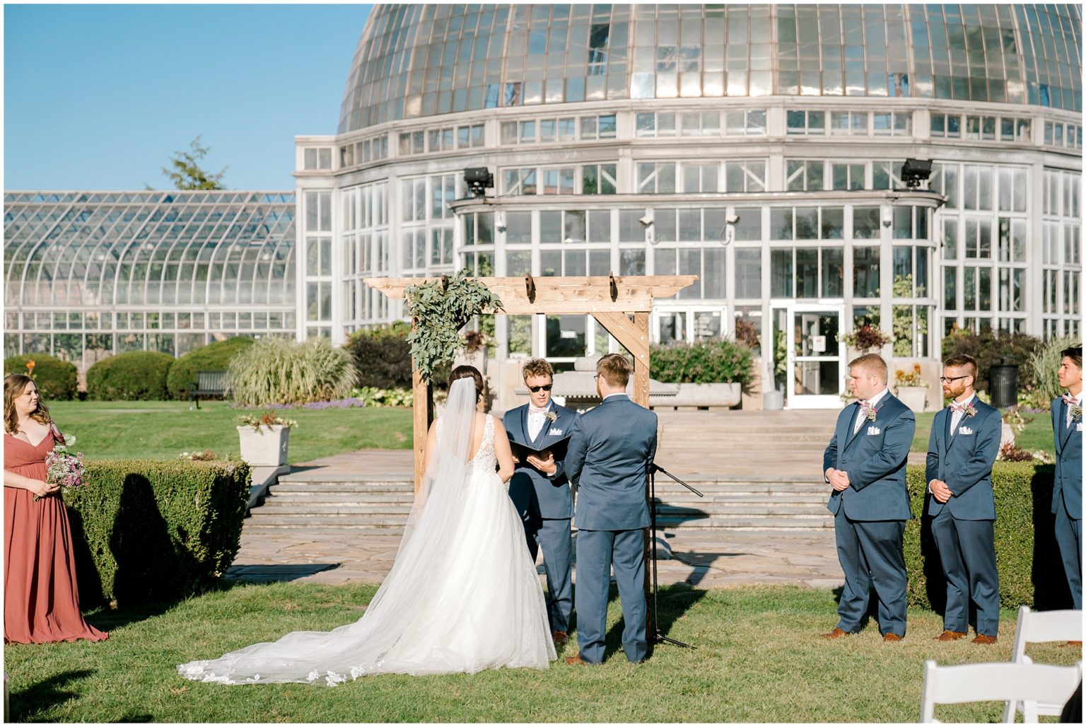 7 Easy & Essential Tips for Outdoor Weddings | Detroit, MI